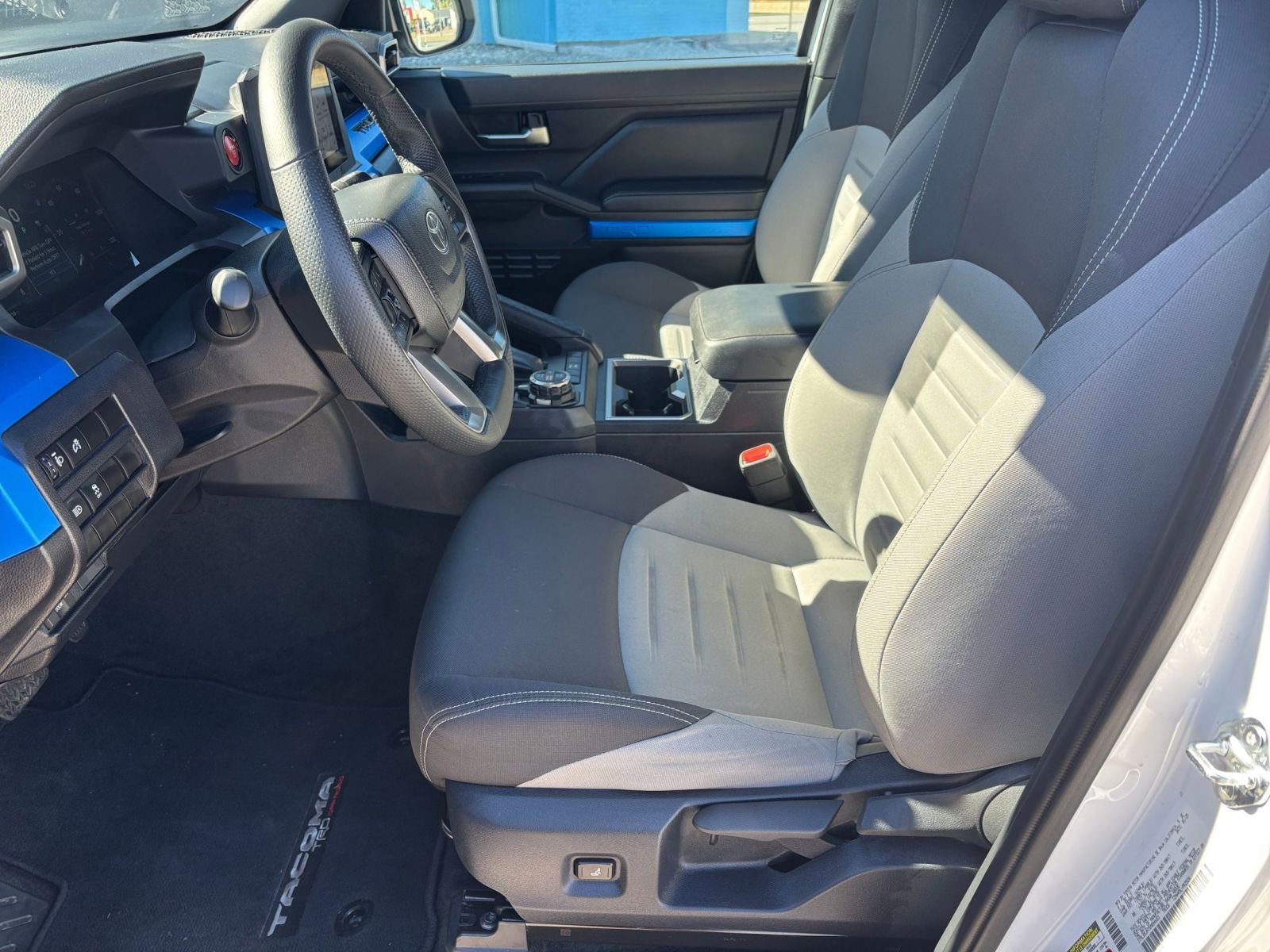 Used 2025 Toyota Tacoma TRD Off-Road image 23