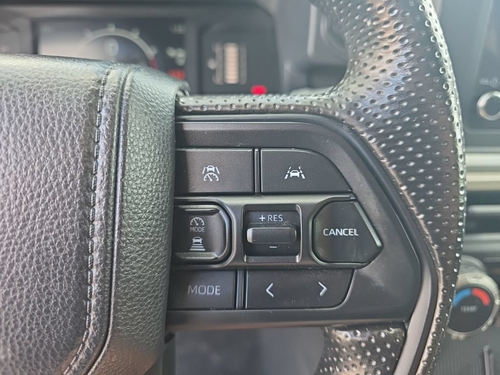 Certified 2025 Toyota Tacoma SR5 AWD/4WD image 17