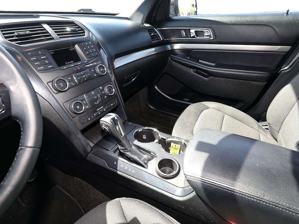 Used 2018 Ford Explorer XLT FWD image 16