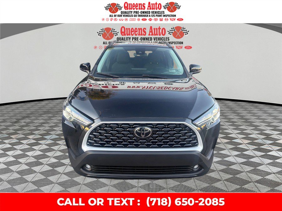 Used 2022 Toyota Corolla Cross LE AWD/4WD image 1