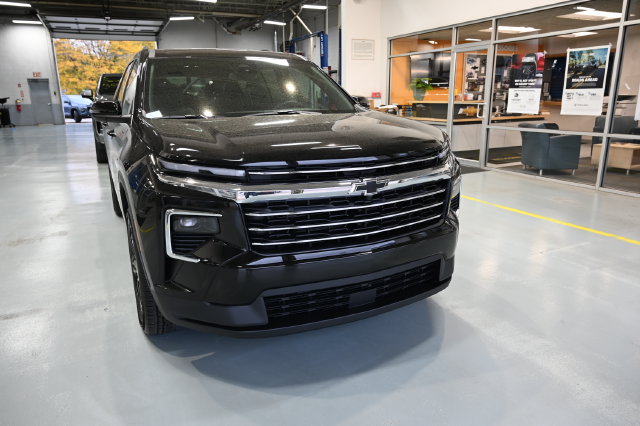 New 2027 Chevrolet Traverse LT w/ LPO, Floor Liner Package FWD image 3