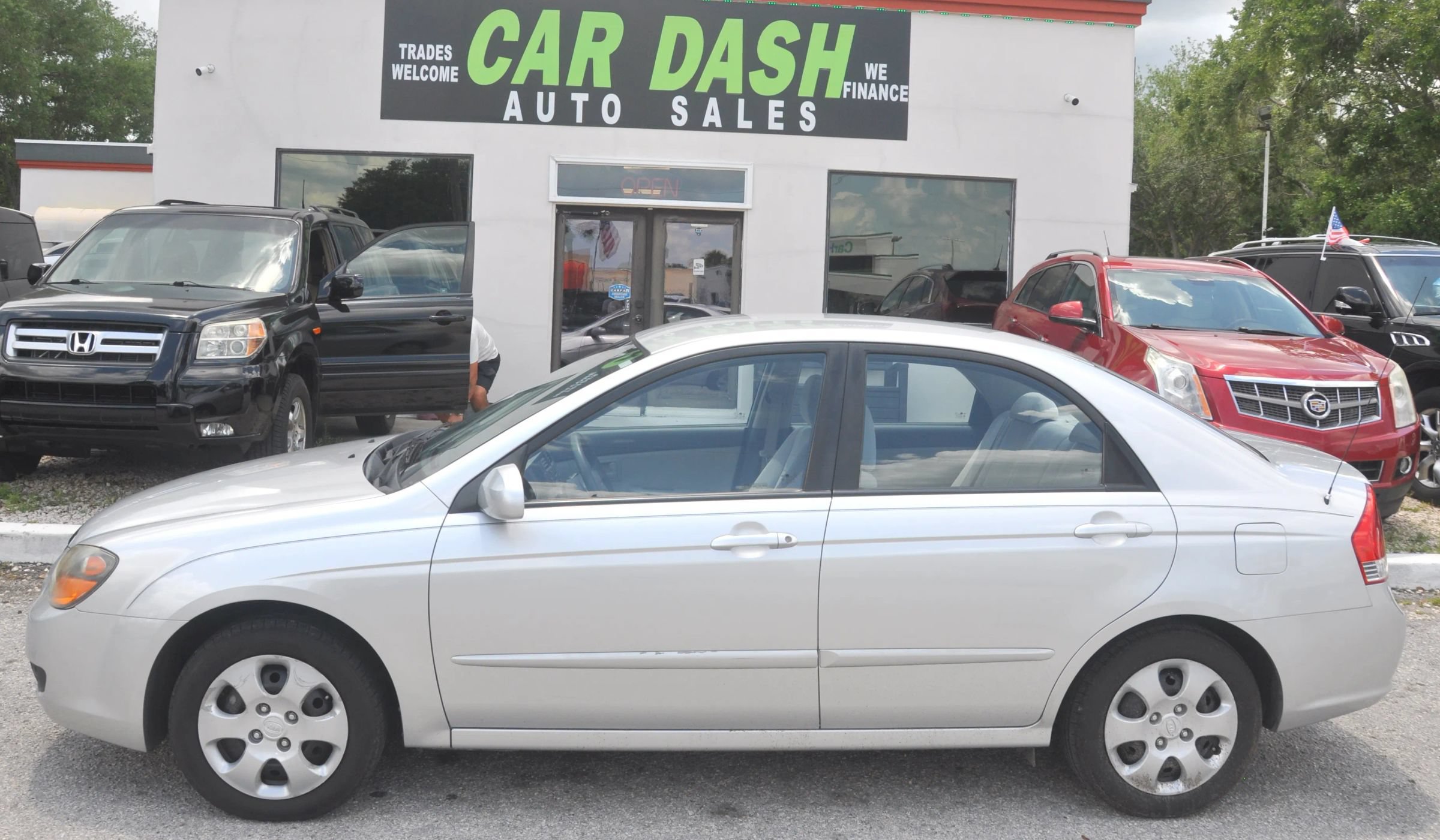Used 2009 Kia Spectra LX FWD image 3