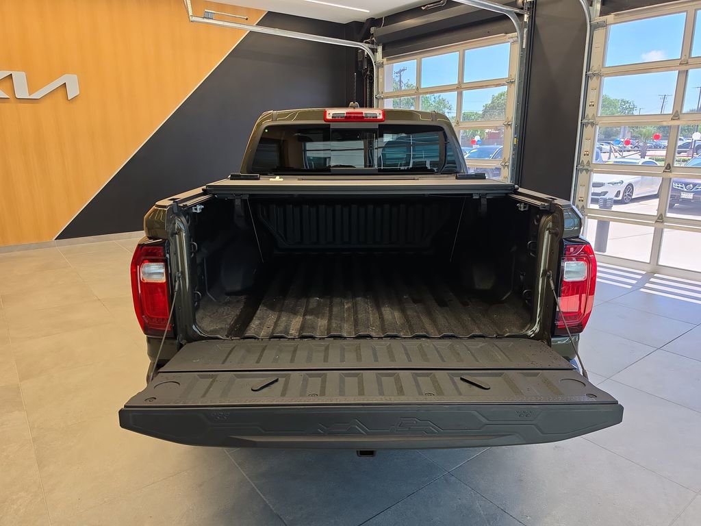 Used 2025 GMC Canyon AT4 w/ AT4 Premium Package AWD/4WD image 30