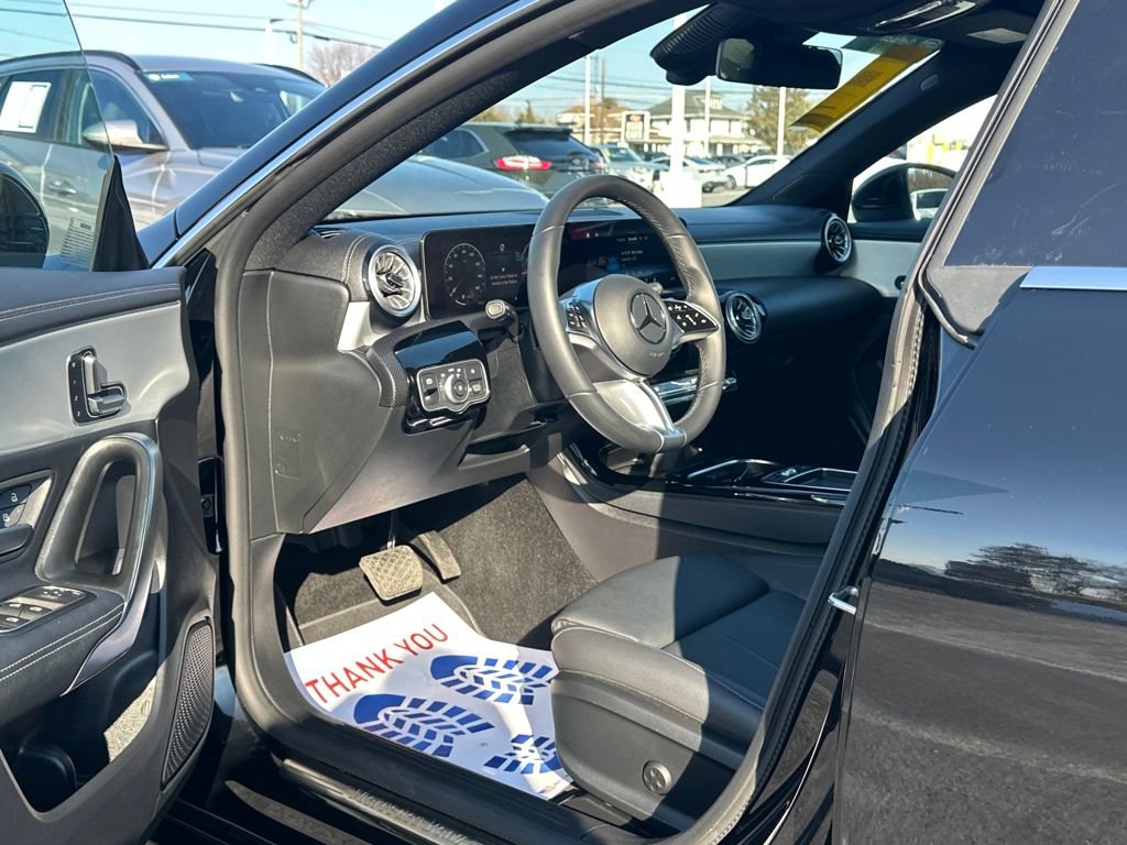 Used 2025 Mercedes-Benz CLA 250 4MATIC image 9