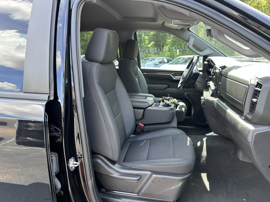 Used 2023 Chevrolet Silverado 1500 LT AWD/4WD image 23