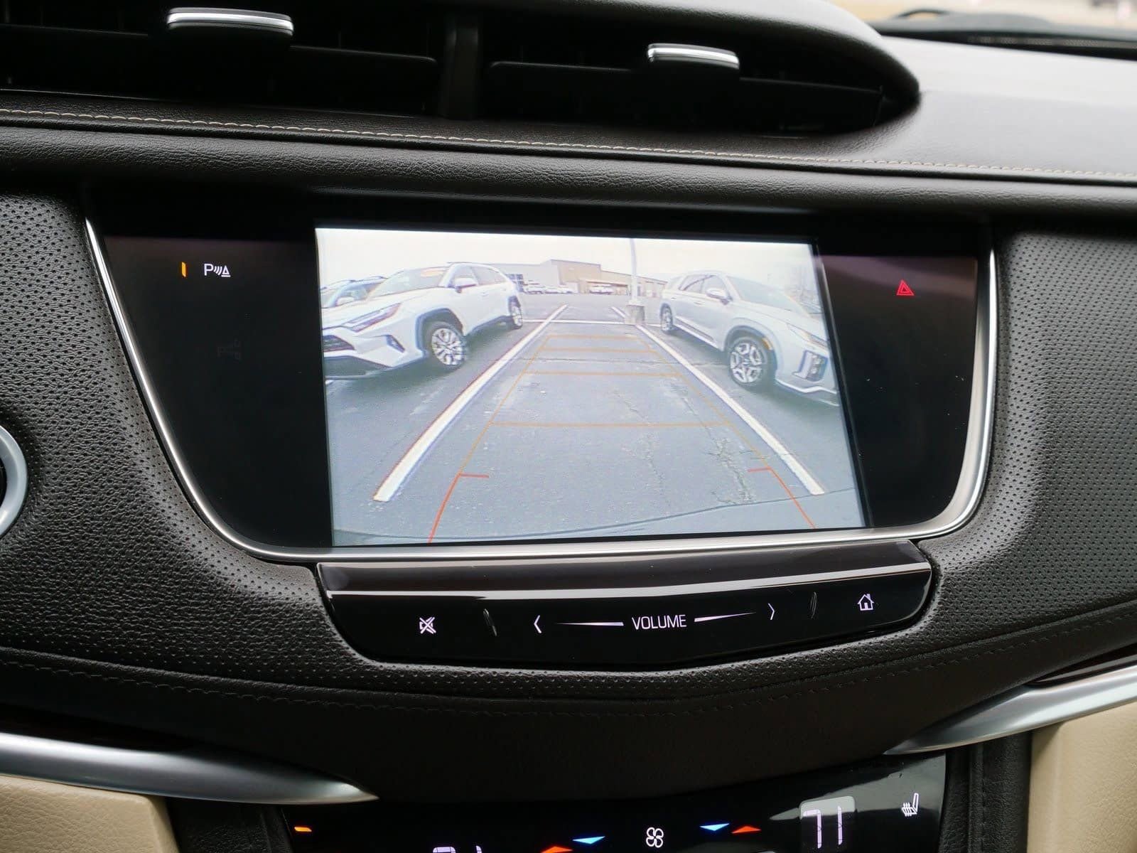 Used 2018 Cadillac XT5 Luxury w/ Driver Awareness Package image 28