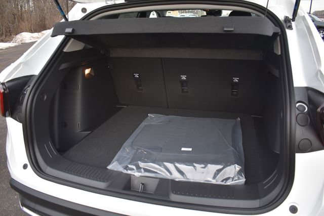 New 2026 Chevrolet Trax LT w/ LPO, Blackout Package image 17