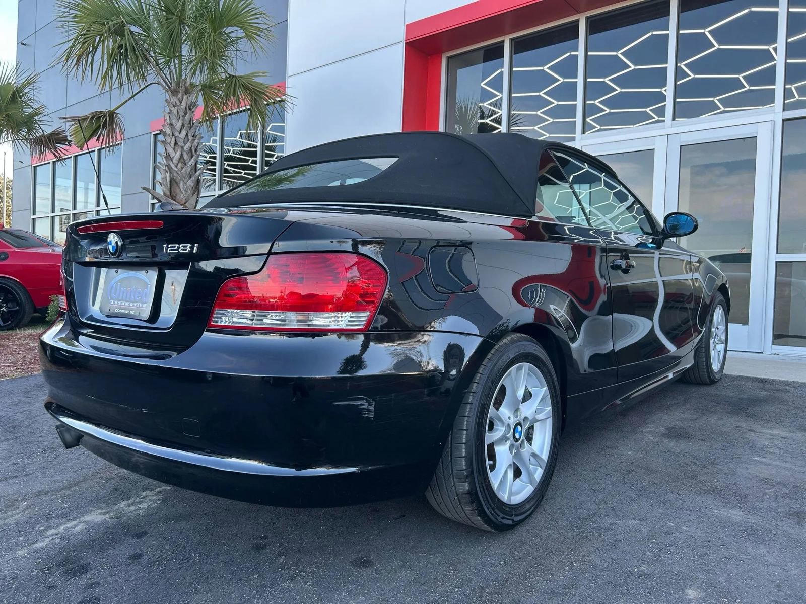 Used 2009 BMW 128i Convertible image 9