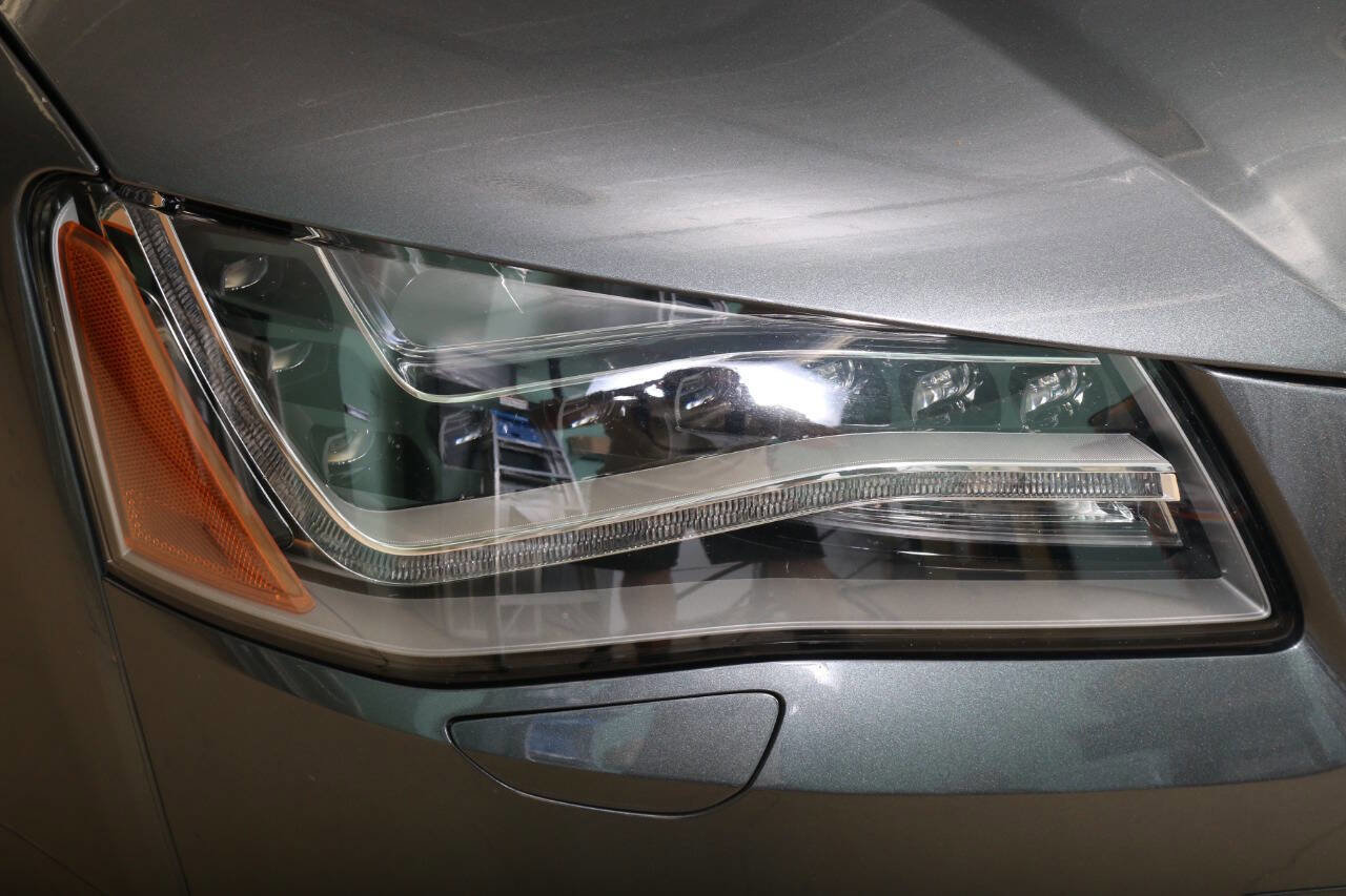 Used 2014 Audi S8 AWD/4WD image 16