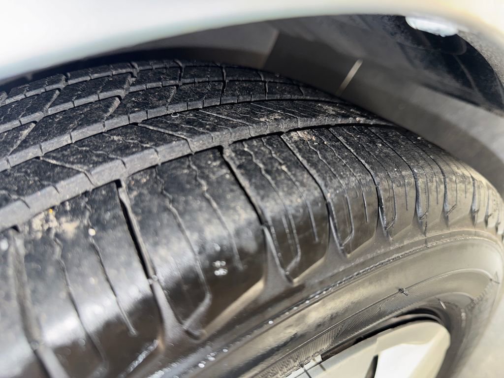 Used 2014 Toyota Corolla LE FWD image 11