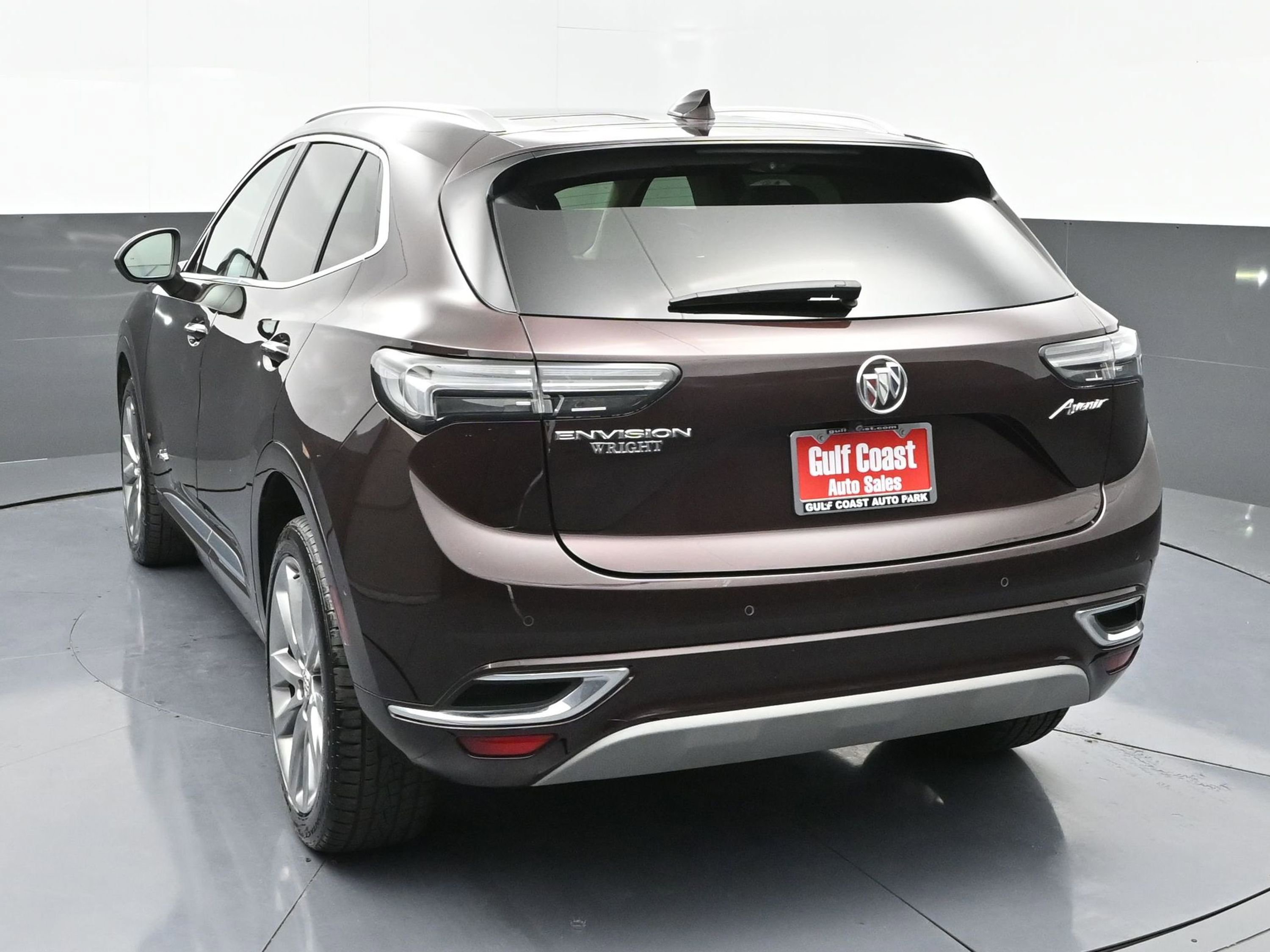 Used 2023 Buick Envision Avenir image 4