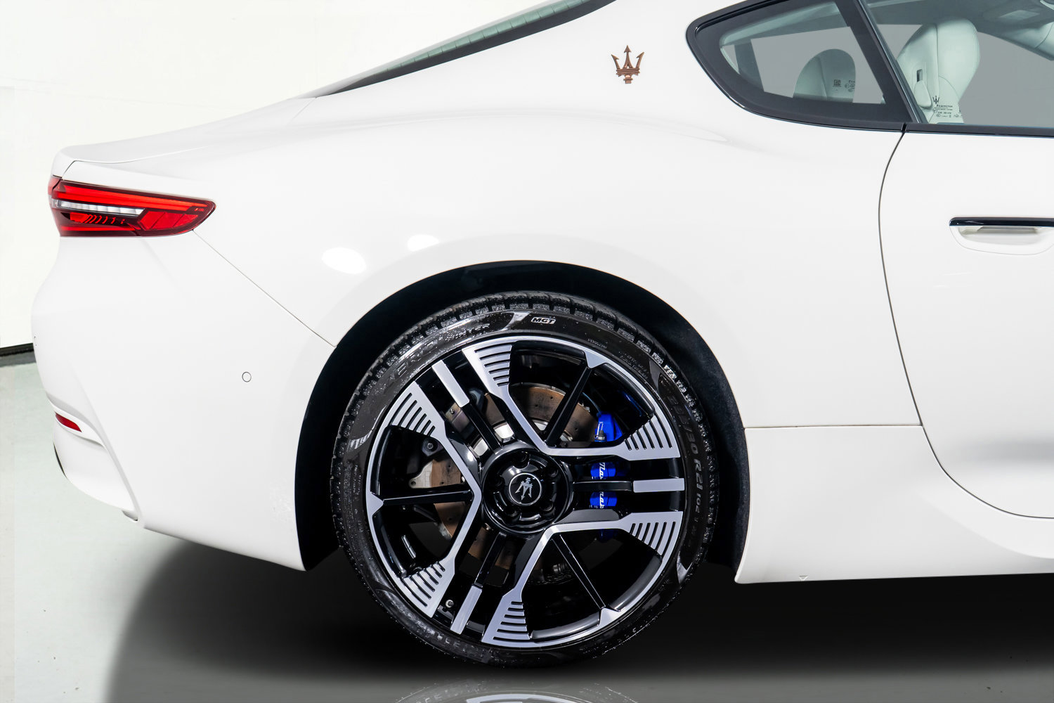 Used 2024 Maserati GranTurismo Folgore image 8