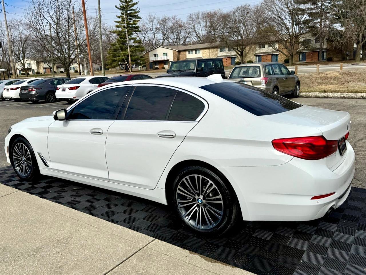 Used 2017 BMW 530i image 3