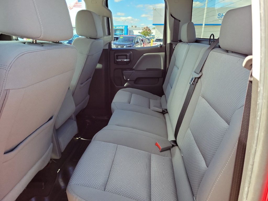 Used 2018 Chevrolet Silverado 1500 Custom w/ Custom Convenience Package AWD/4WD image 27