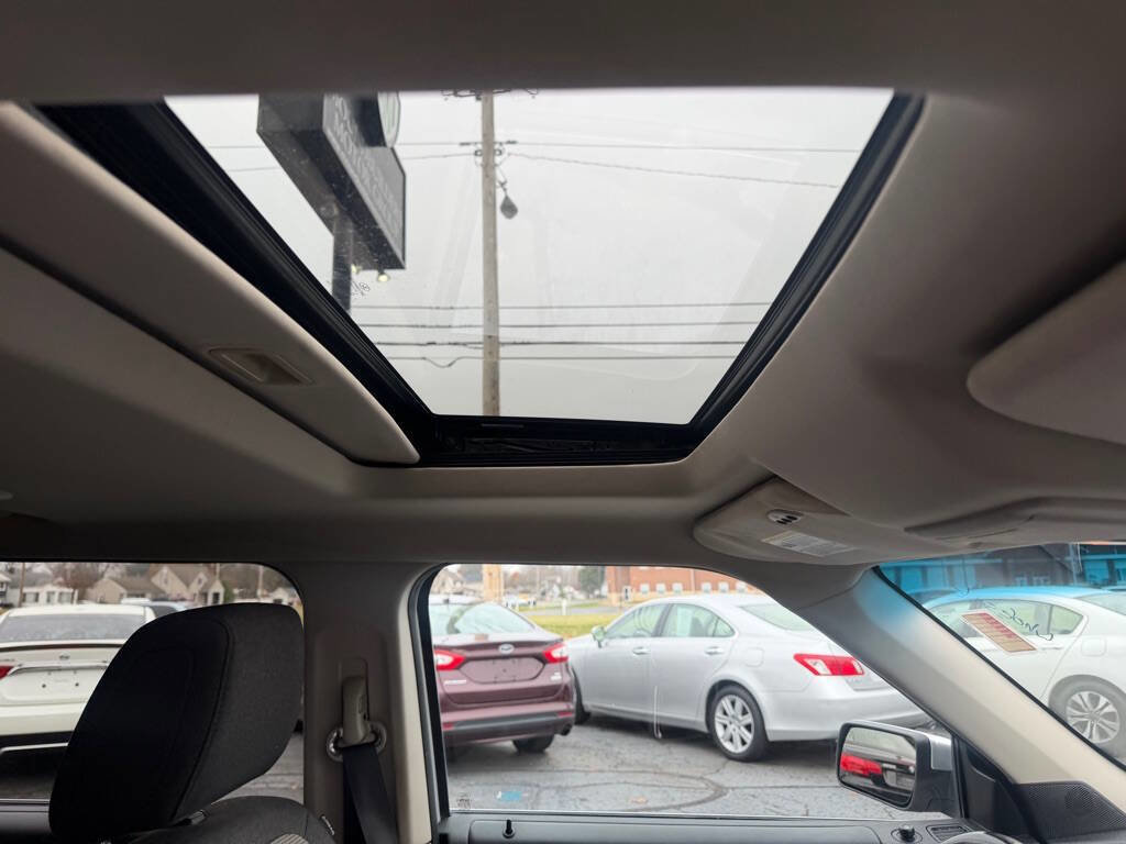 Used 2010 Ford Flex SEL image 16