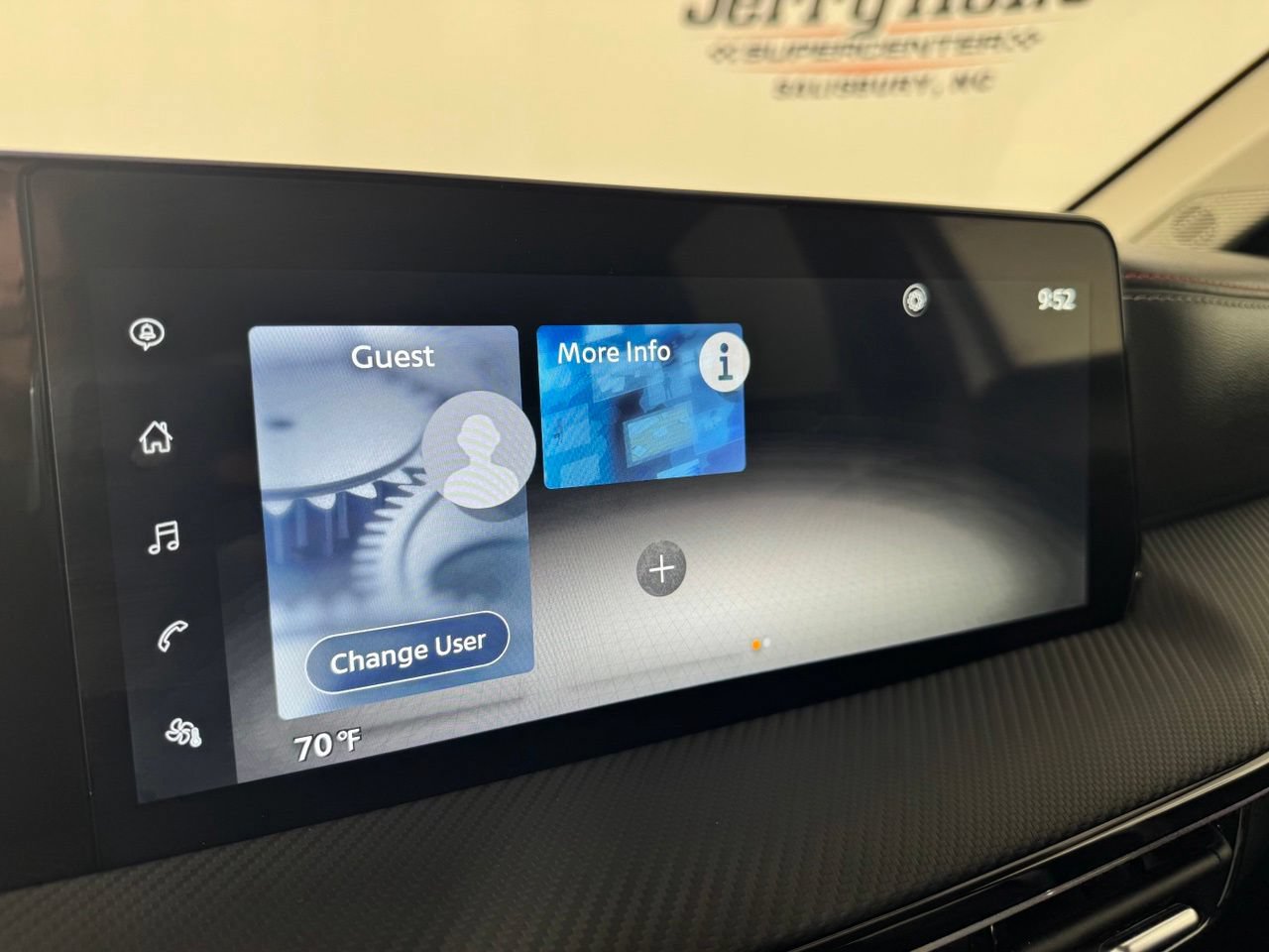 Used 2025 Nissan Kicks SR FWD image 15