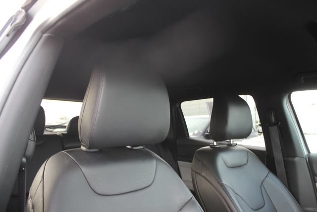 Used 2025 Jeep Compass Limited w/ Elite Group AWD/4WD image 34