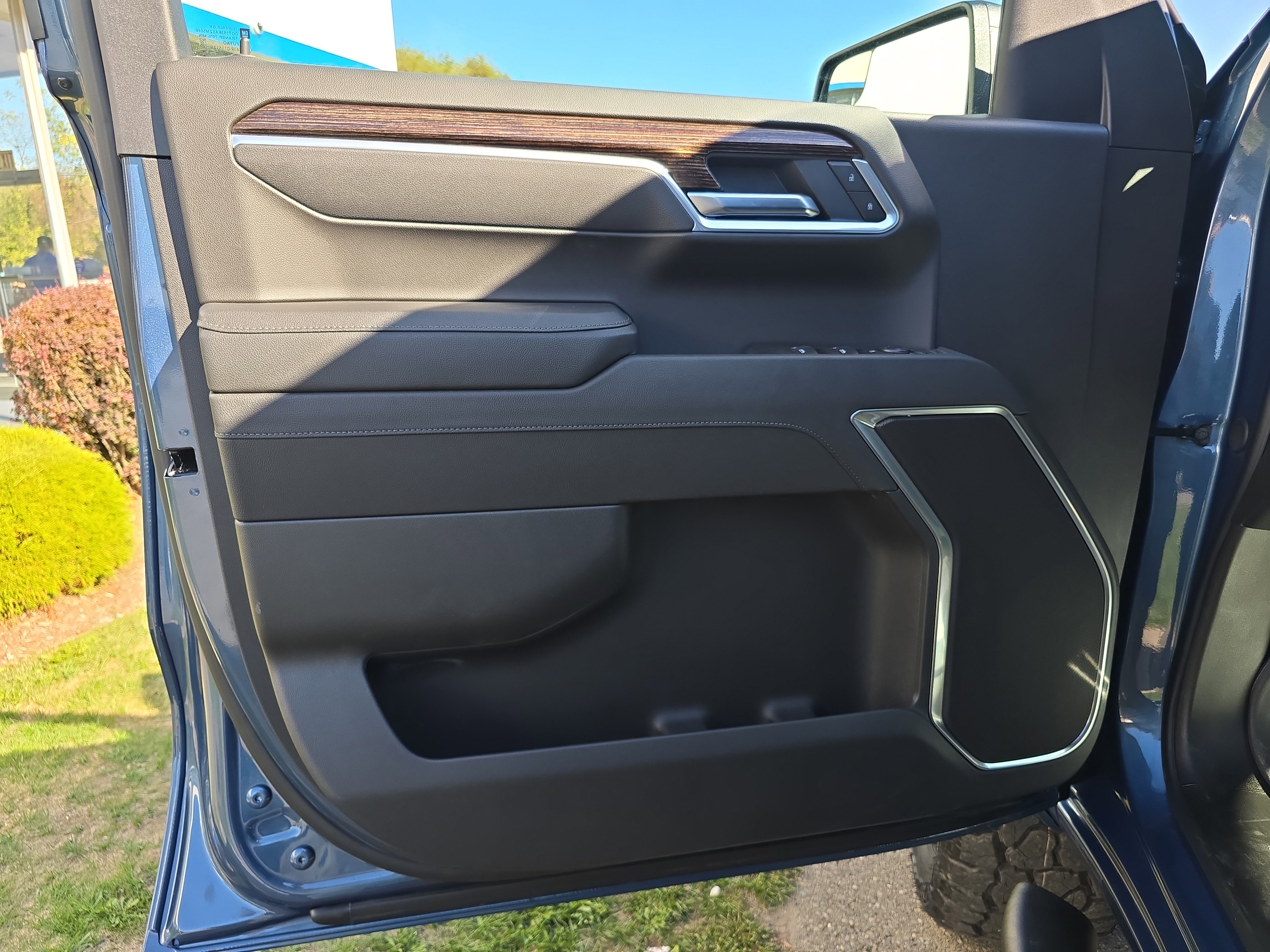 New 2025 GMC Sierra 1500 Elevation image 18