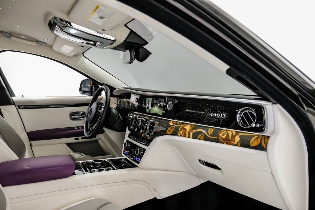 Used 2024 Rolls-Royce Ghost image 9