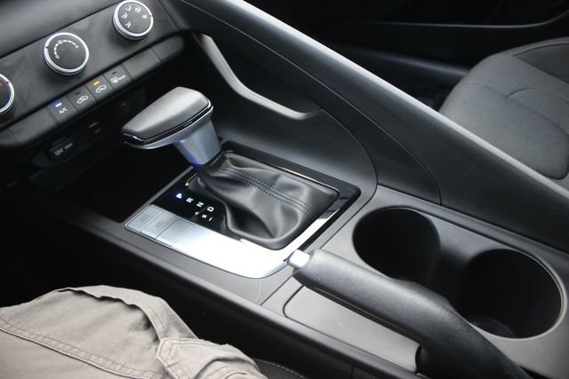 Used 2024 Hyundai Elantra SE image 10