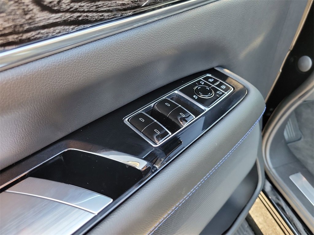 Used 2025 Cadillac Escalade IQ Sport 1 w/ LPO, ONYX Package image 22