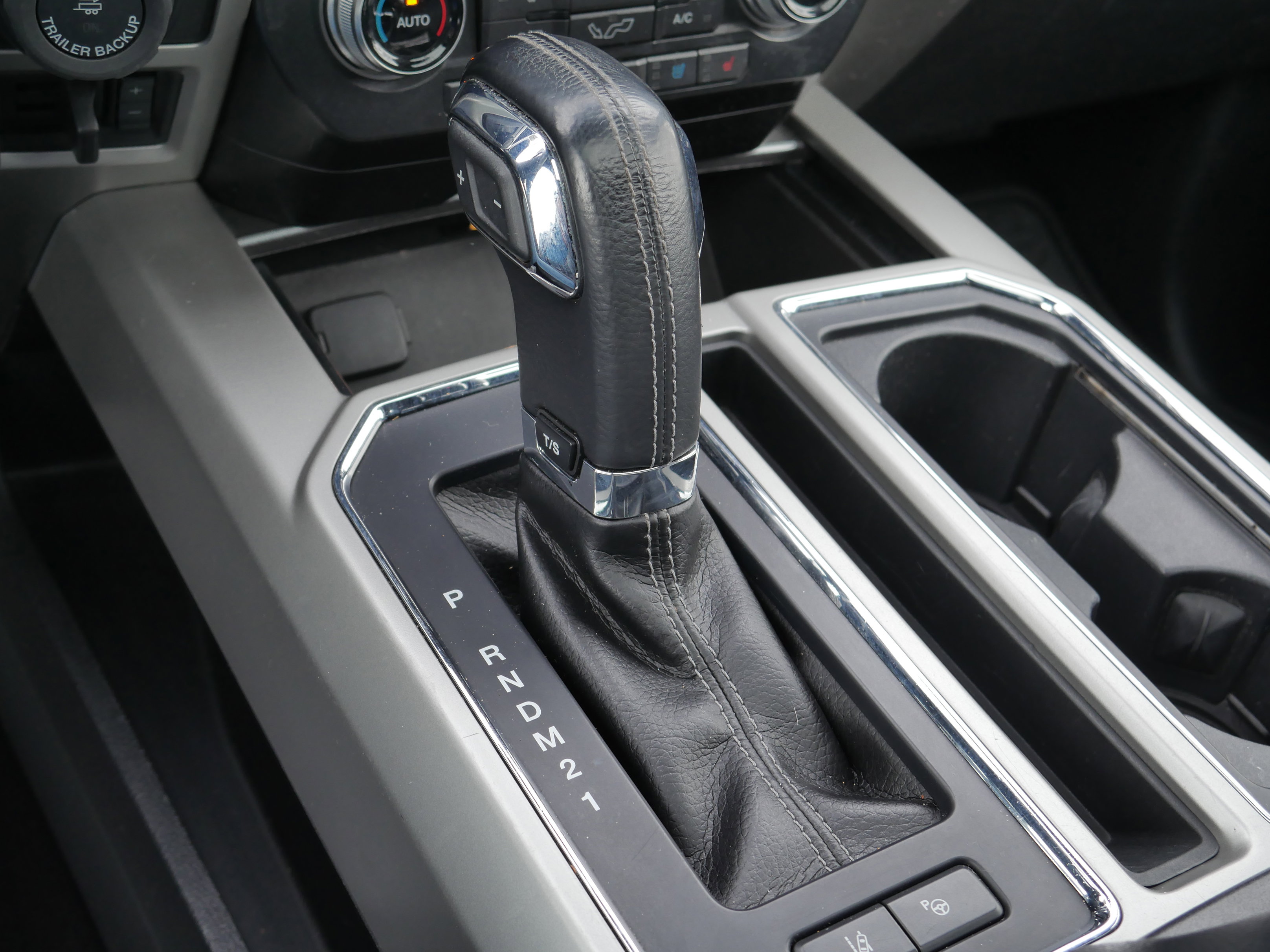 Used 2016 Ford F150 Lariat w/ Equipment Group 502A Luxury image 14