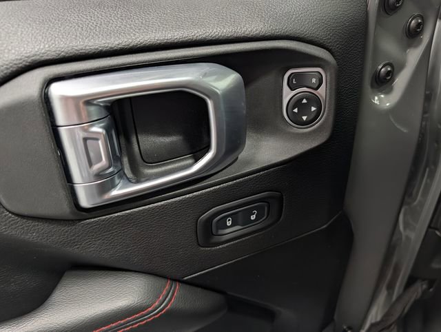 Used 2023 Jeep Wrangler Rubicon w/ Cold Weather Group AWD/4WD image 15