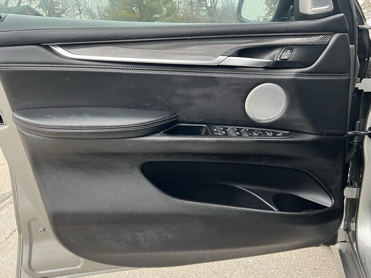 Used 2016 BMW X5 M image 40