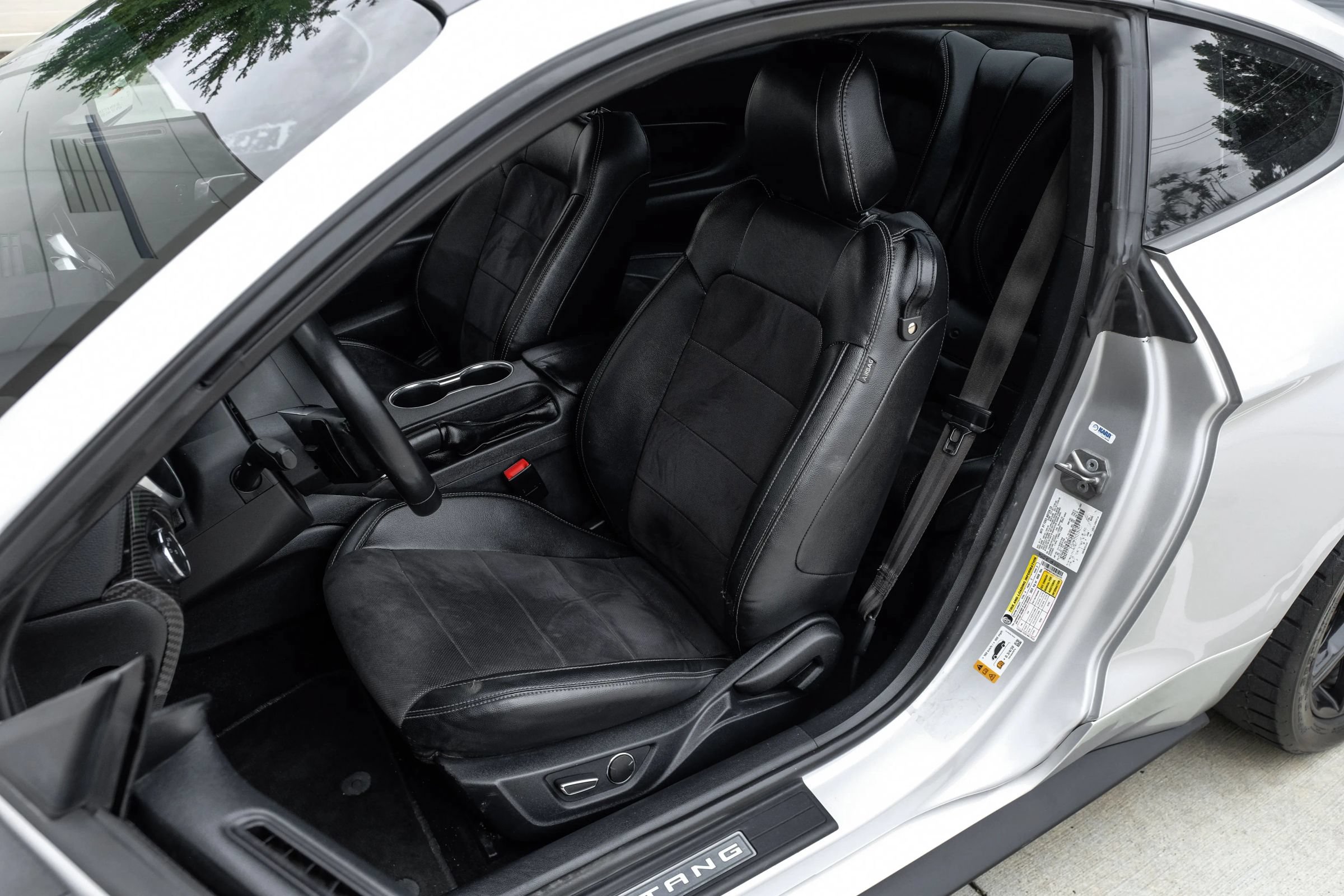 Used 2019 Ford Mustang GT Premium w/ Carbon Sport Interior Package RWD image 37