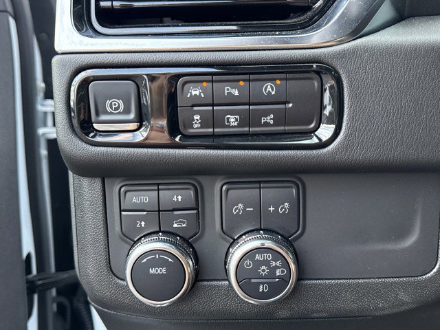 Used 2025 GMC Yukon XL Denali image 25