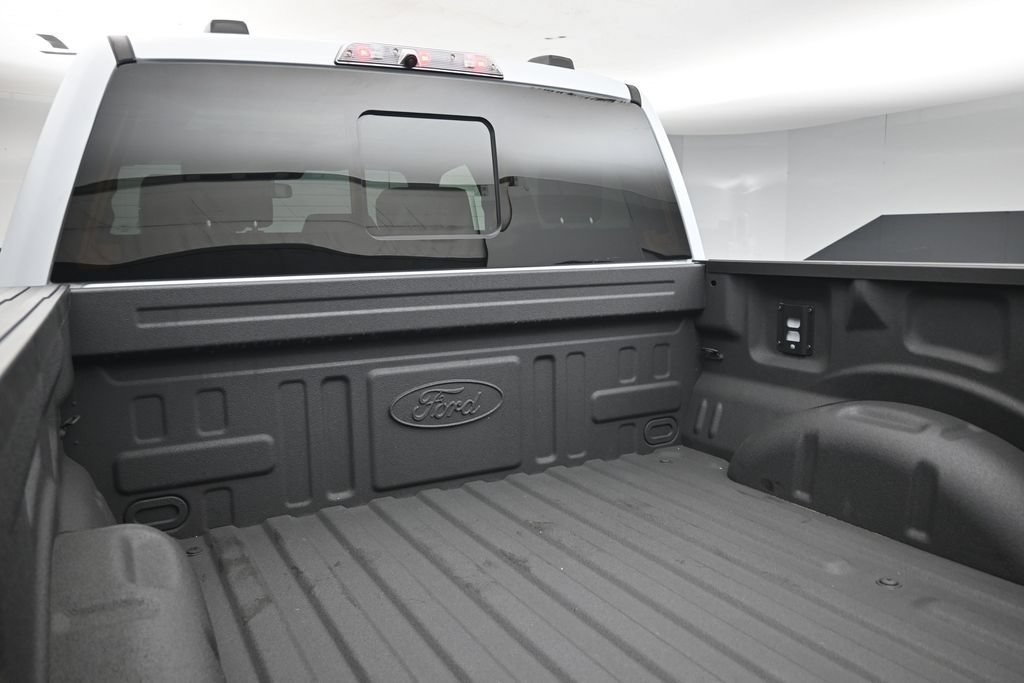 Used 2025 Ford F150 Raptor w/ Equipment Group 803A Raptor R AWD/4WD image 24
