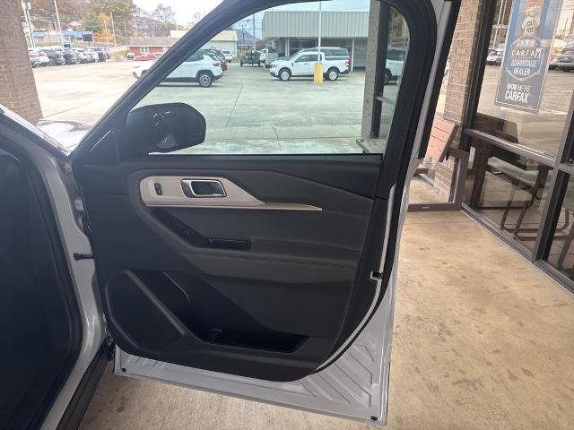 Certified 2025 Ford Explorer Active w/ Active Comfort Package image 21