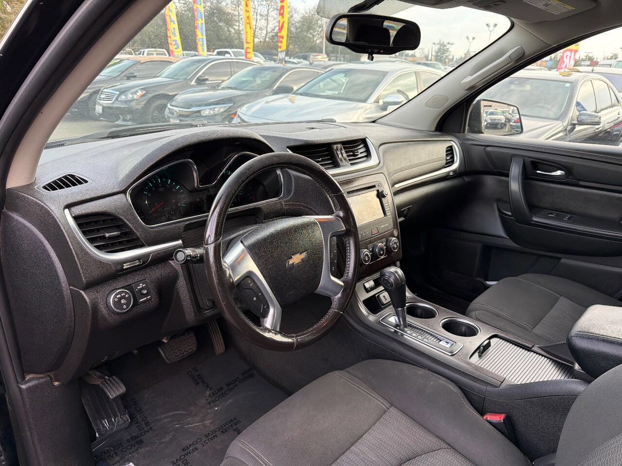 Used 2017 Chevrolet Traverse LT image 12