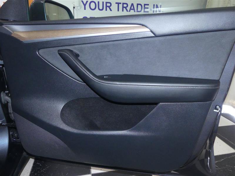 Used 2021 Tesla Model Y Long Range AWD/4WD image 22