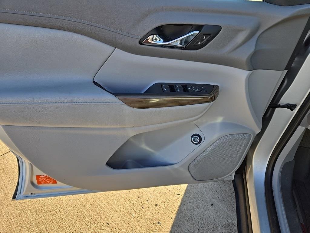 Used 2019 GMC Acadia SLE w/ LPO, Floor Liner Package image 12