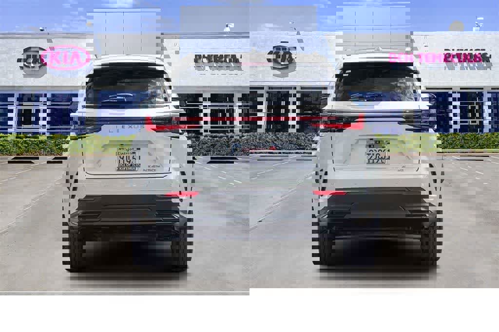 Used 2025 Lexus NX 450h+ AWD w/ Towing Package (2000 Lbs) image 5