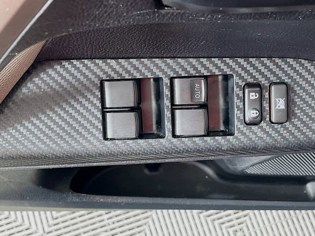 Used 2013 Toyota RAV4 XLE FWD image 18