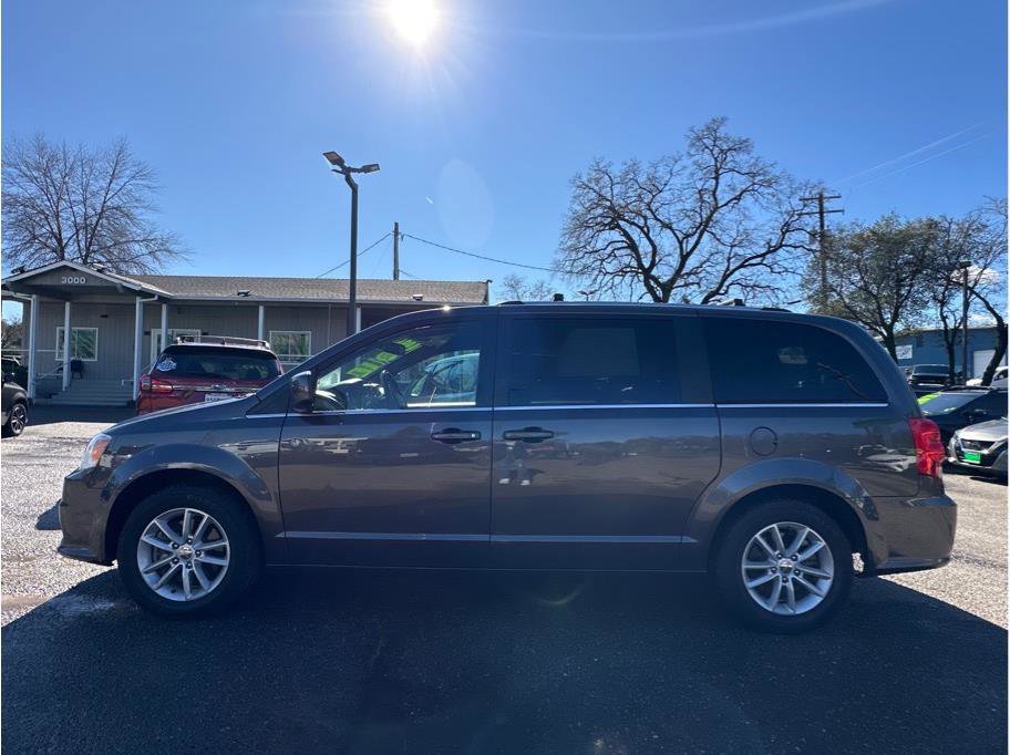Used 2020 Dodge Grand Caravan SXT image 4