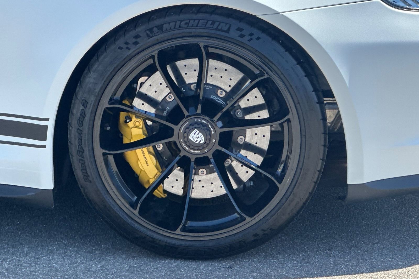 Certified 2016 Porsche 911 R RWD image 41