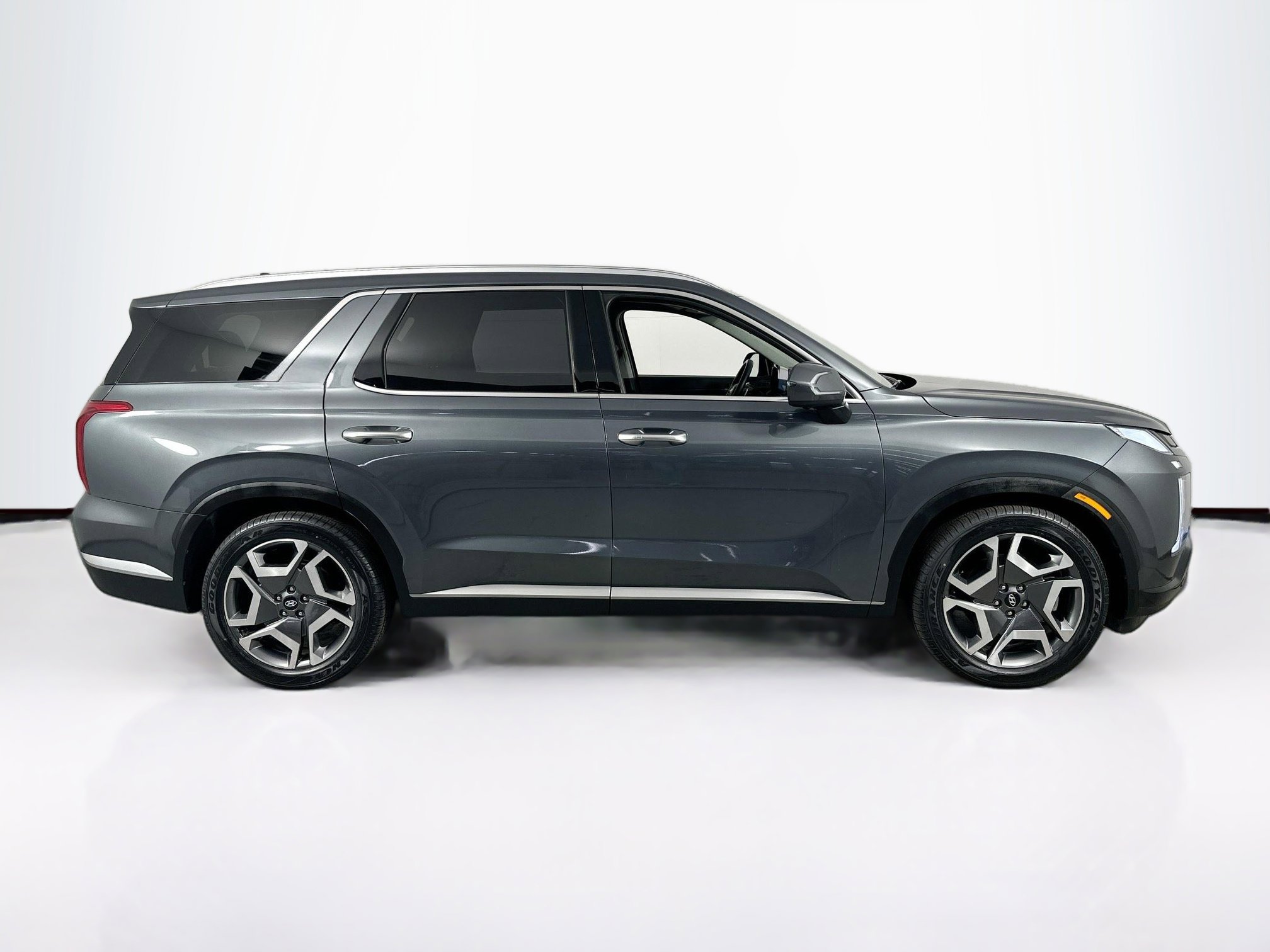 Used 2023 Hyundai Palisade Limited image 4