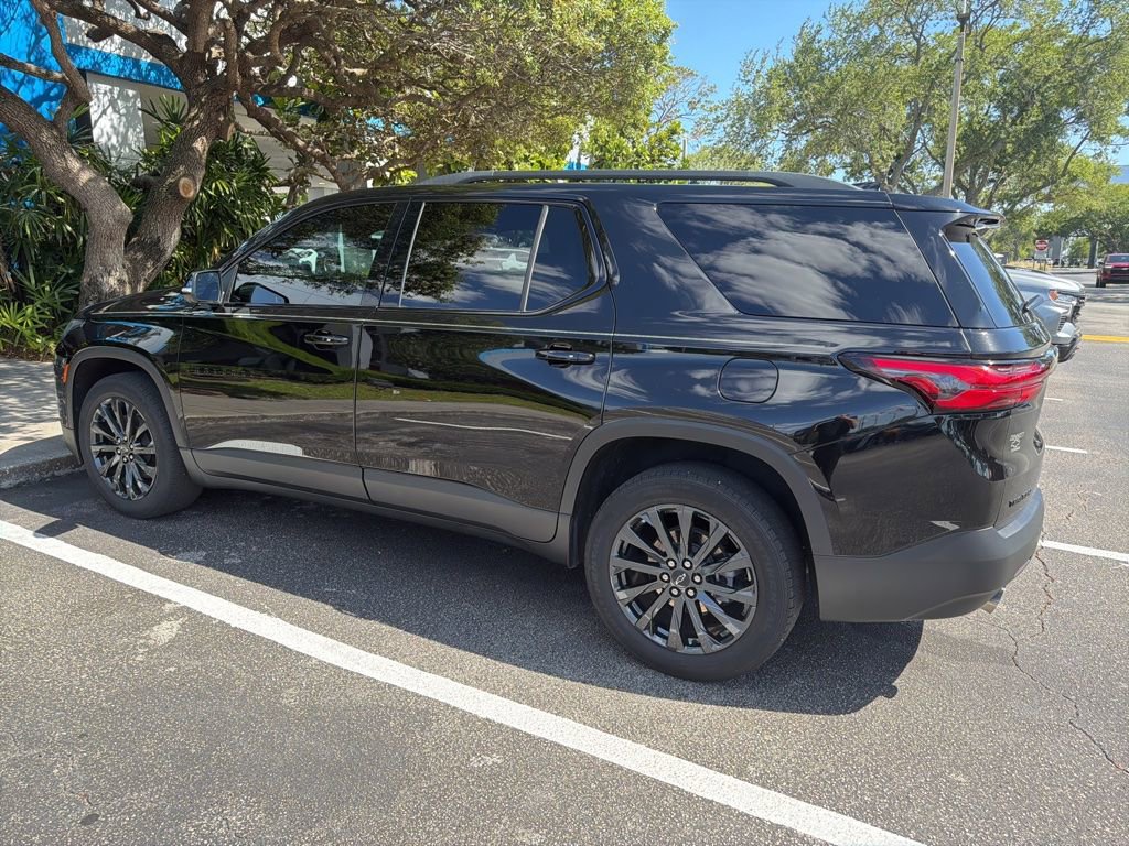 Used 2023 Chevrolet Traverse RS FWD image 5