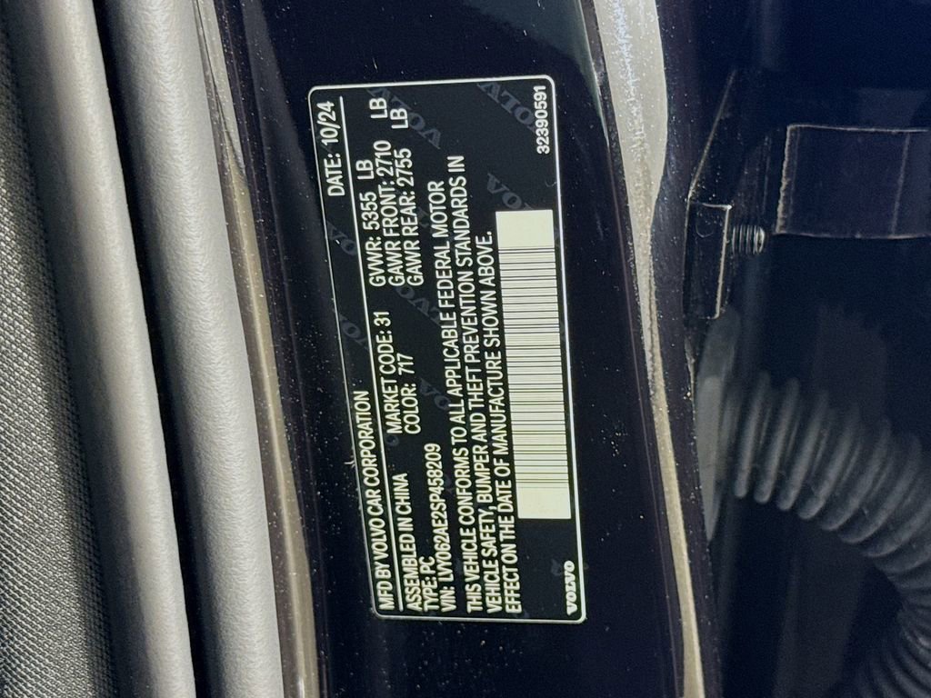 Certified 2025 Volvo S90 B6 Plus AWD/4WD image 34