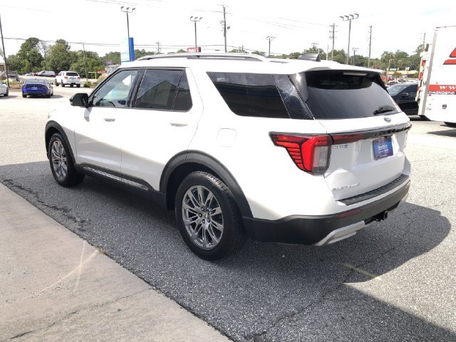 Used 2025 Ford Explorer Platinum RWD image 6