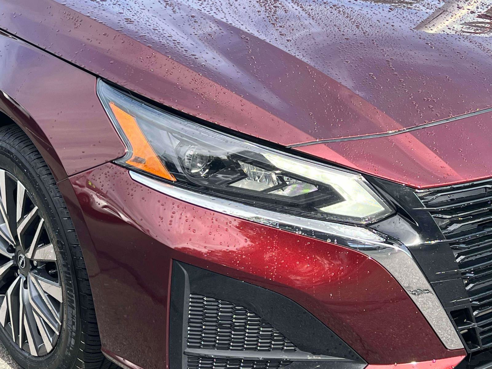 Used 2025 Nissan Altima 2.5 SV FWD image 7