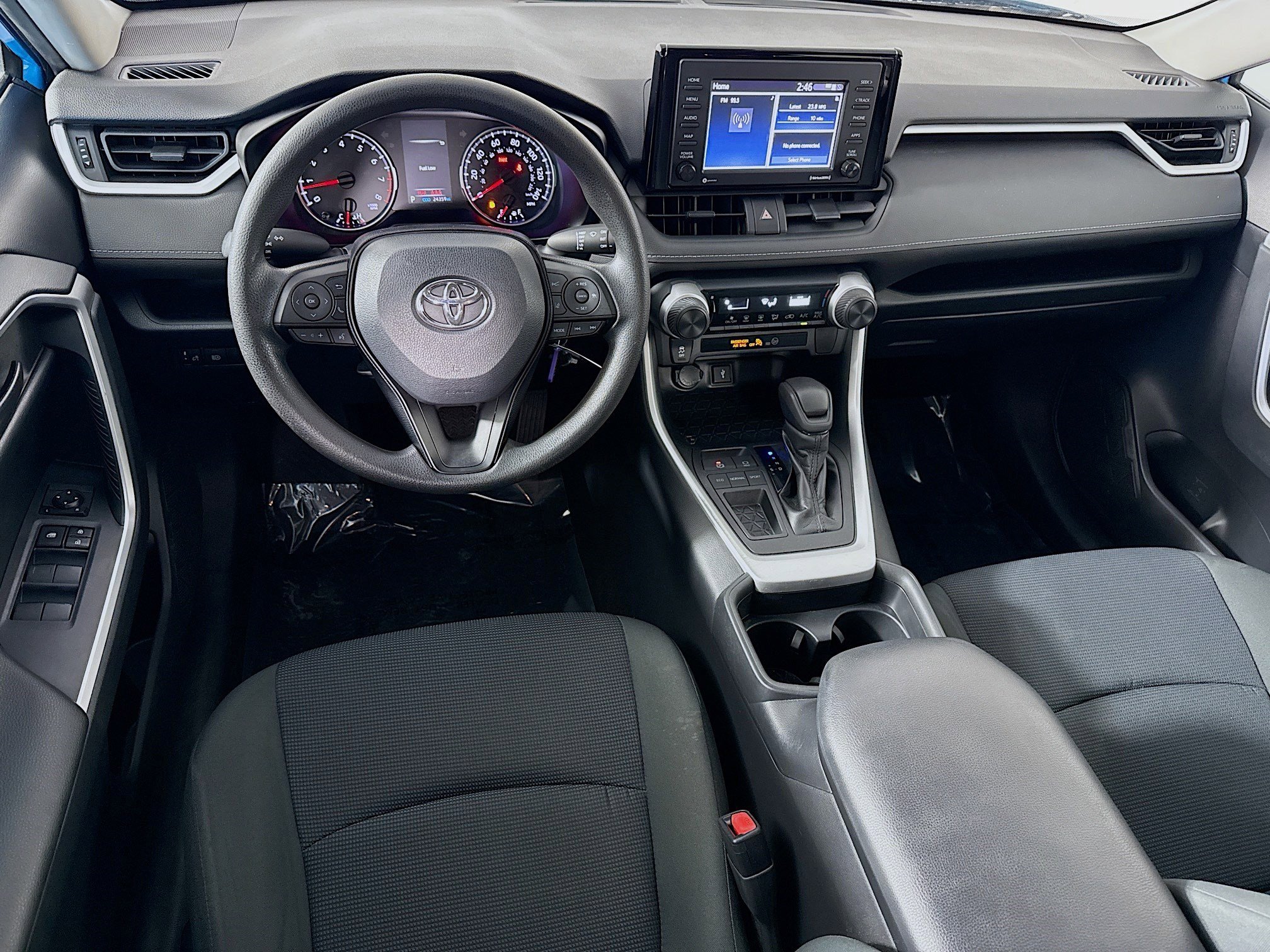 Used 2020 Toyota RAV4 LE image 17