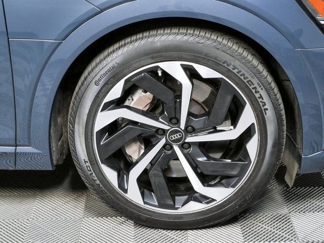 Certified 2024 Audi Q8 e-tron Prestige AWD/4WD image 38