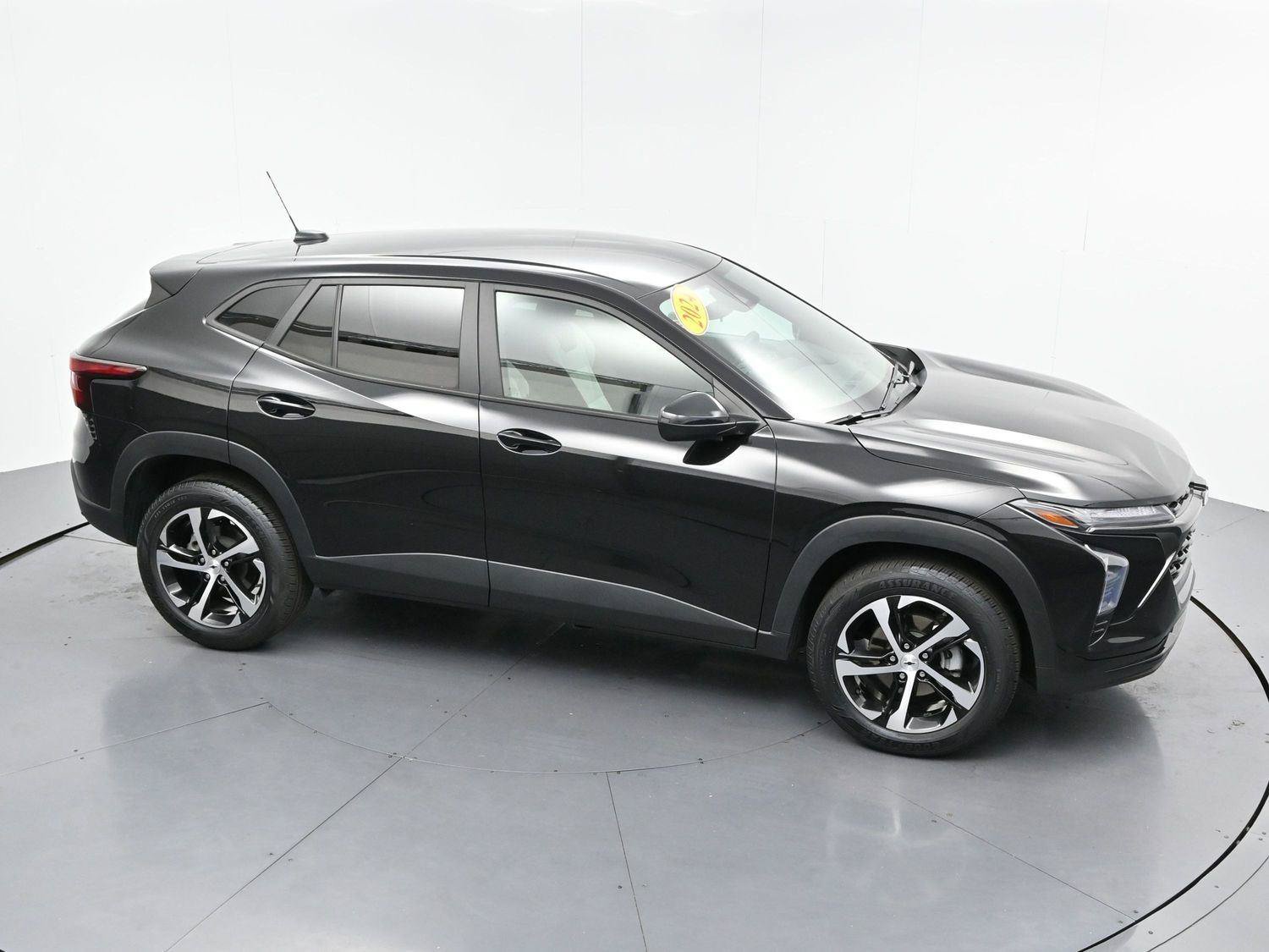 Used 2024 Chevrolet Trax RS w/ Driver Confidence Package FWD image 35