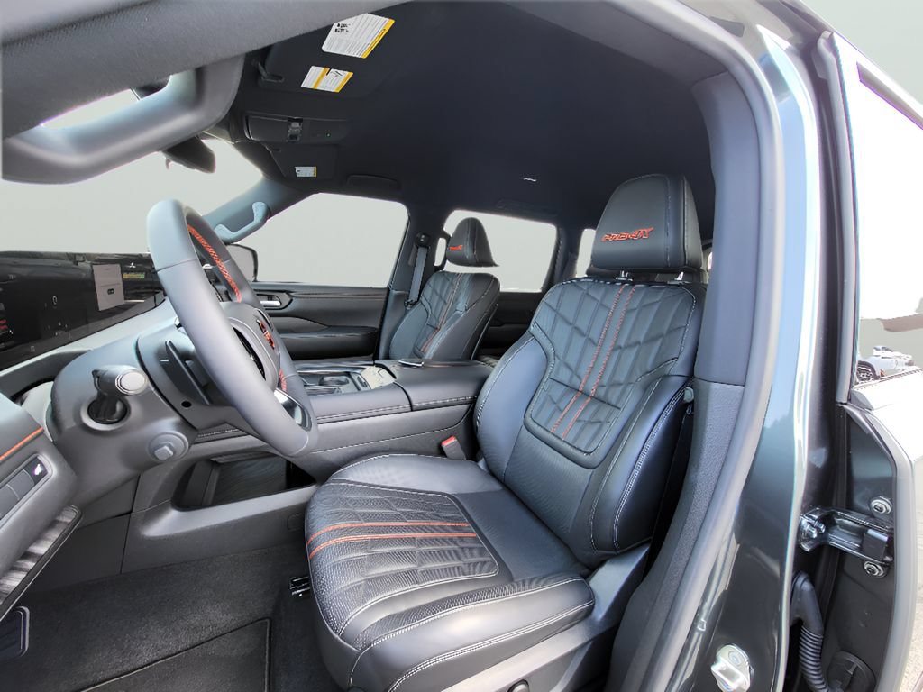 Used 2025 Nissan Armada PRO-4X AWD/4WD image 23