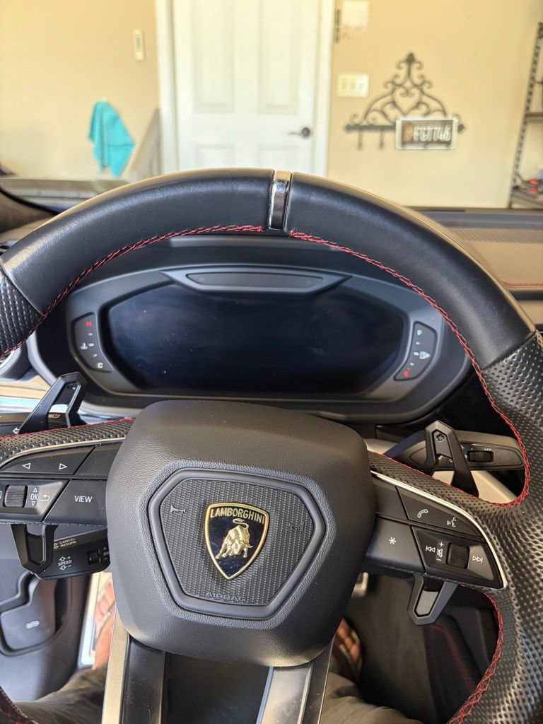 Used 2019 Lamborghini Urus AWD/4WD image 31