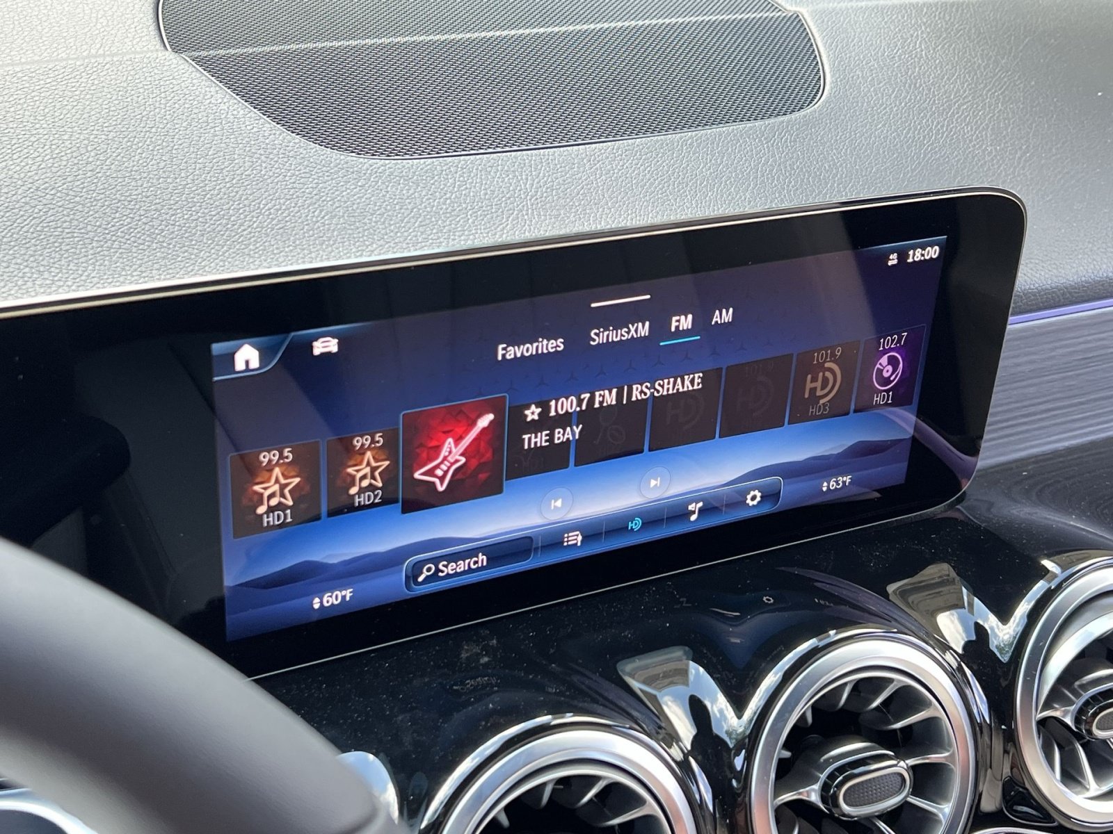 New 2026 Mercedes-Benz GLB 250 4MATIC image 23